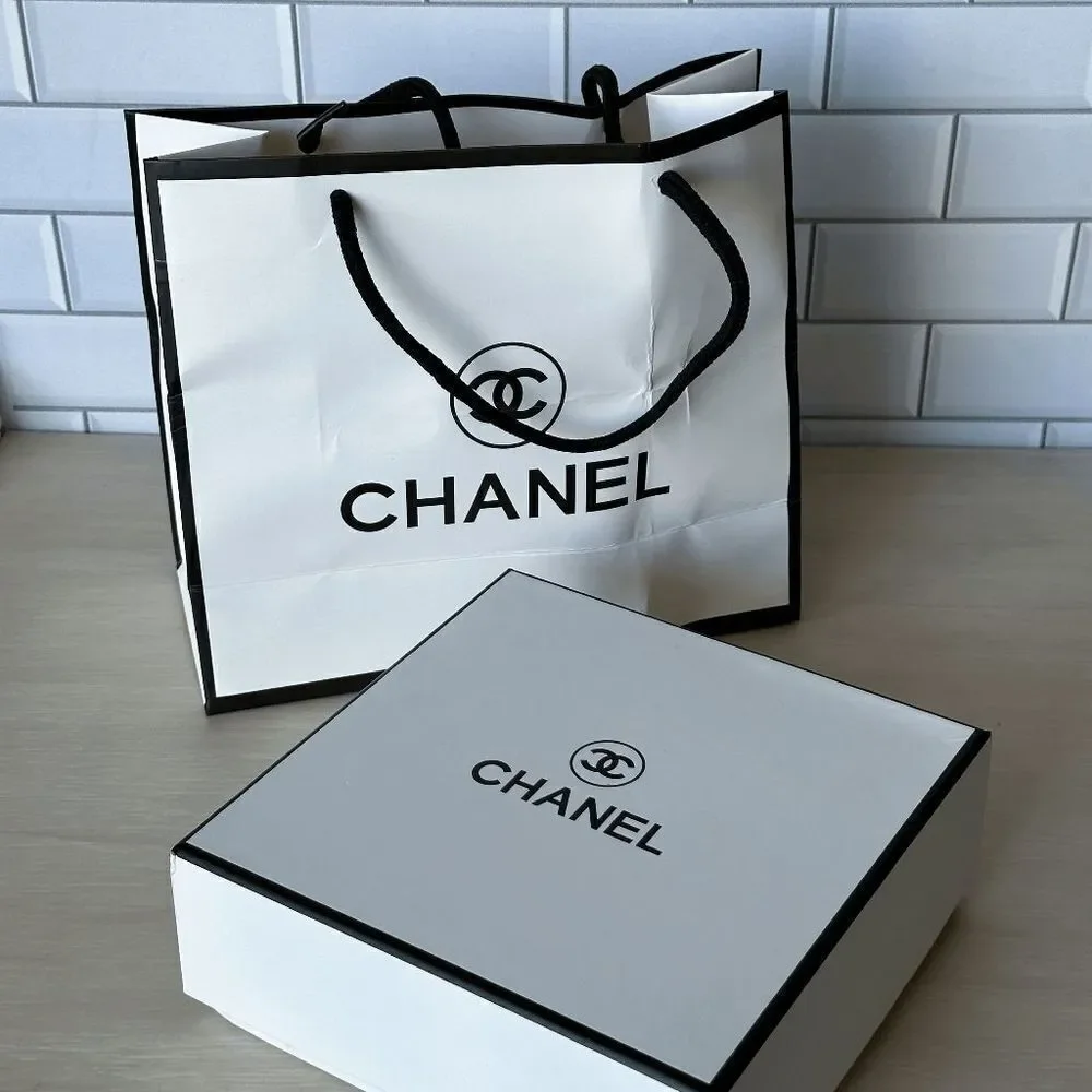 Chanel White Gift Bag - medium